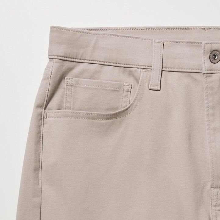 vaqueros ajustados ultraelásticos uniqlo para hombre en color beige