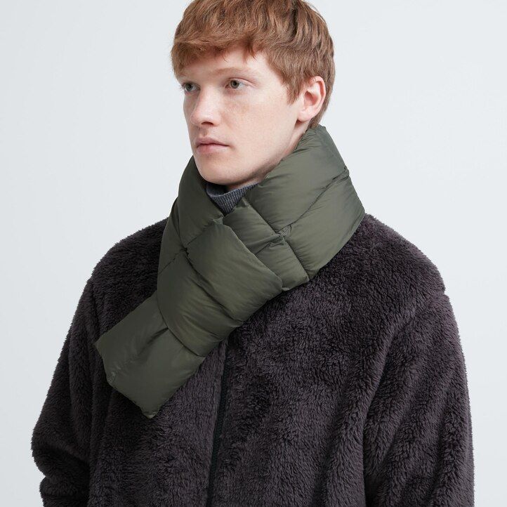 bufanda acolchada con forro heattech de uniqlo para mujer color oliva