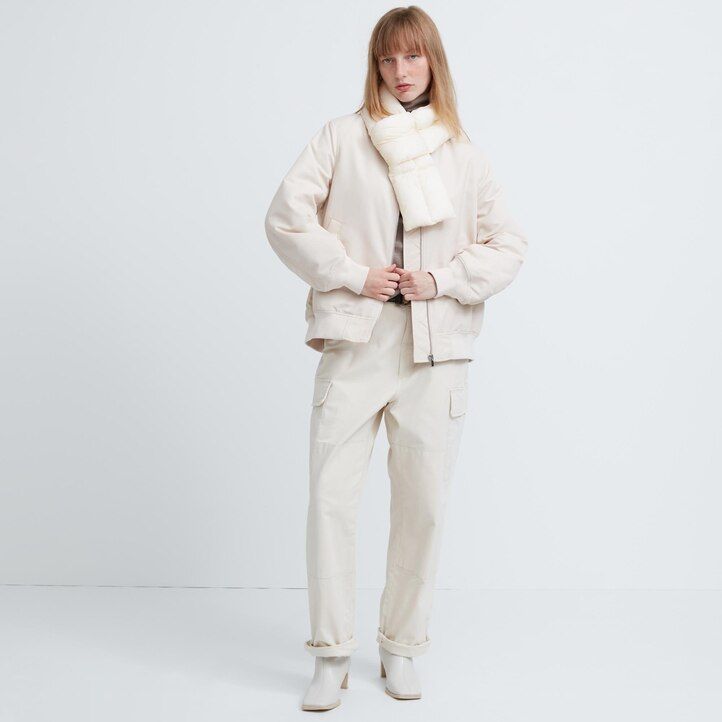 bufanda acolchada con forro heattech de uniqlo para mujer color oliva