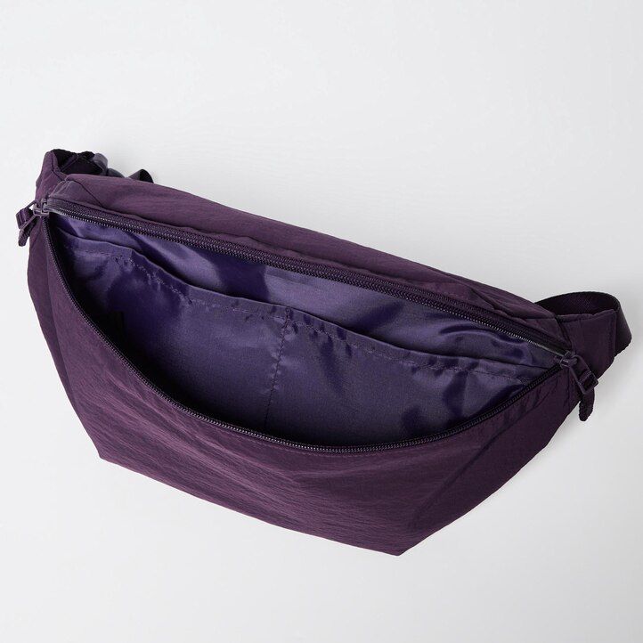 bolso bandolera de nailon uniqlo para mujer color beige