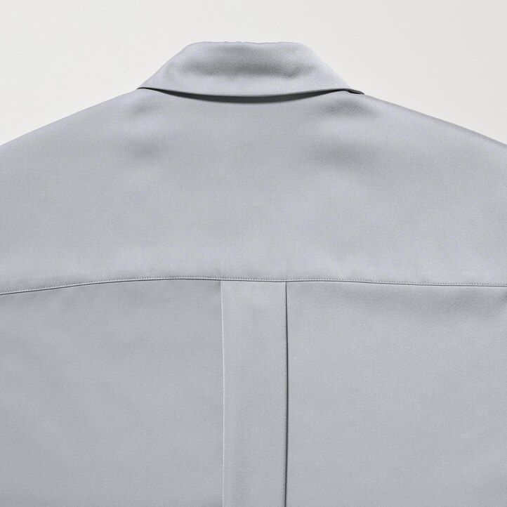 blusa blanca con mangas de satén uniqlo para mujer