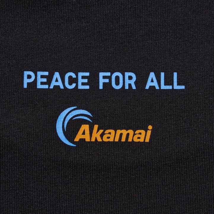 camisetas negras para mujer uniqlo peace for all con gráficos de akamai technologies