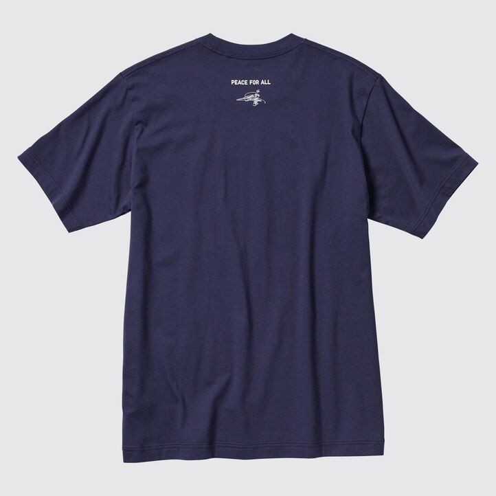 camisetas para mujer de ayumu hirano con estampado peace for all de uniqlo en azul marino