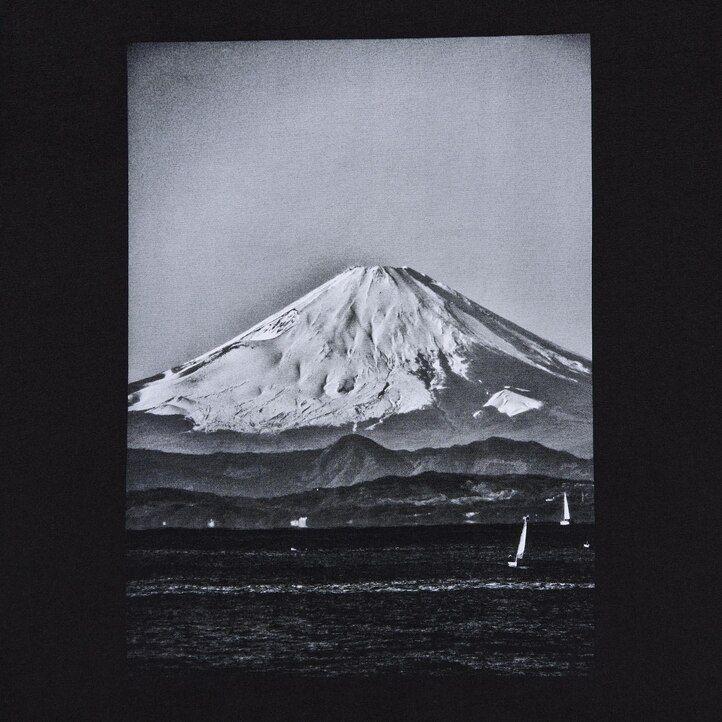 camisetas de mujer uniqlo peace for all graphic daido moriyama negras
