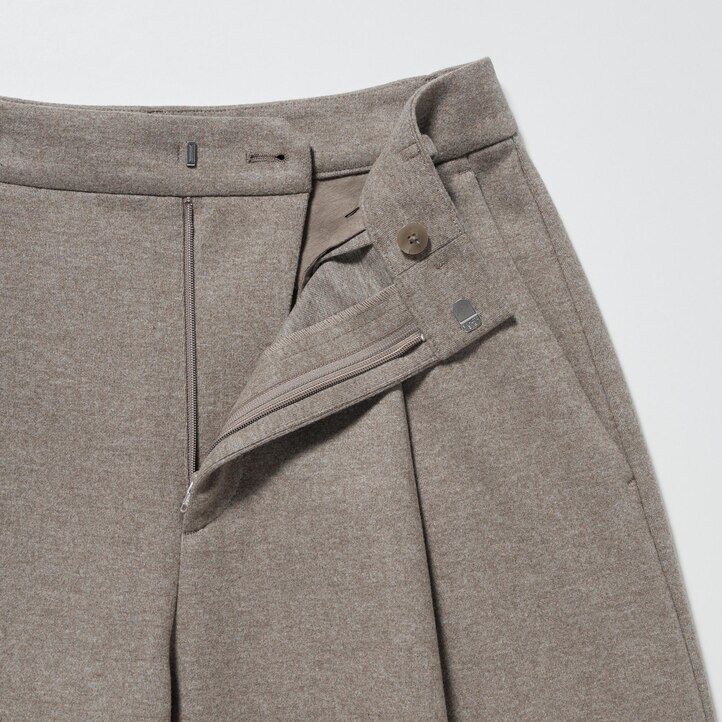 tops de mujer uniqlo de jersey cepillado con pliegues y pernera ancha en beige